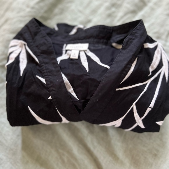 Talbots Black and White Leaf Pattern Tunic - Picture 6 of 7